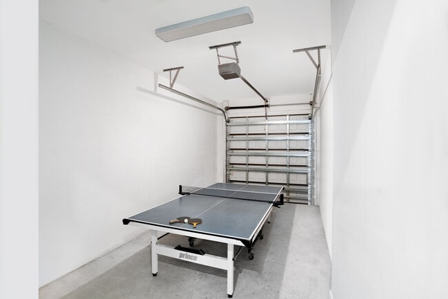 Building Photo - 826 SW 14th Ct