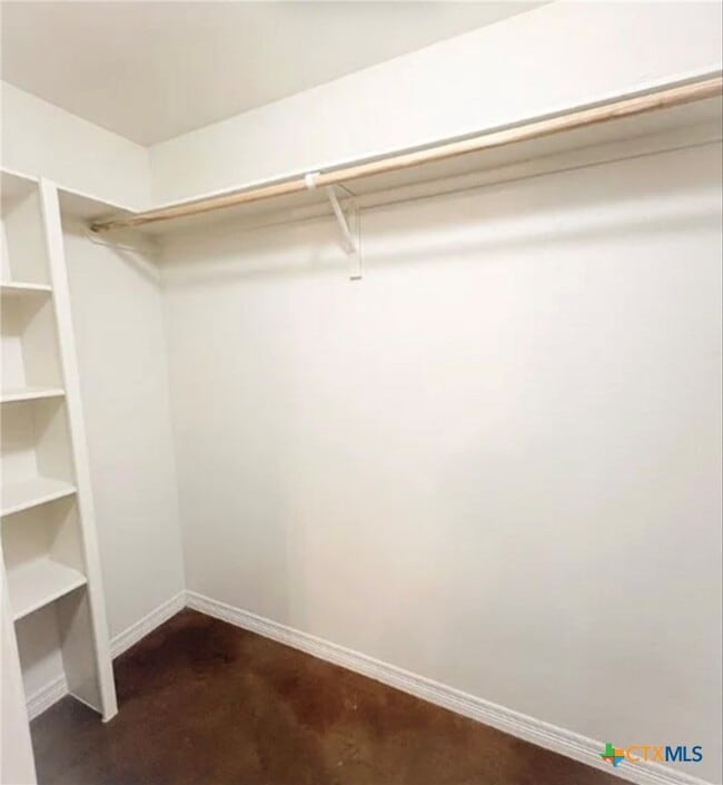 Building Photo - 614 B Karey Dr
