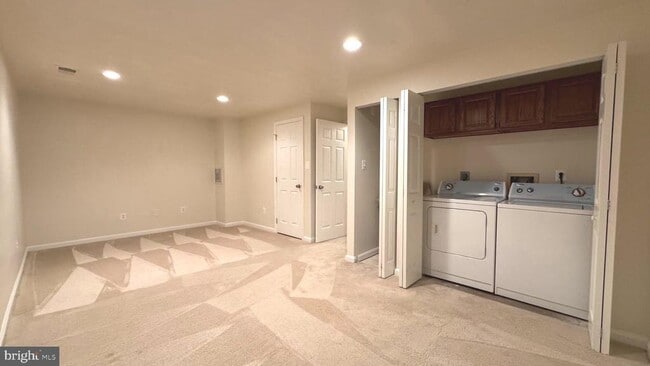 Building Photo - 43434 Postrail Square