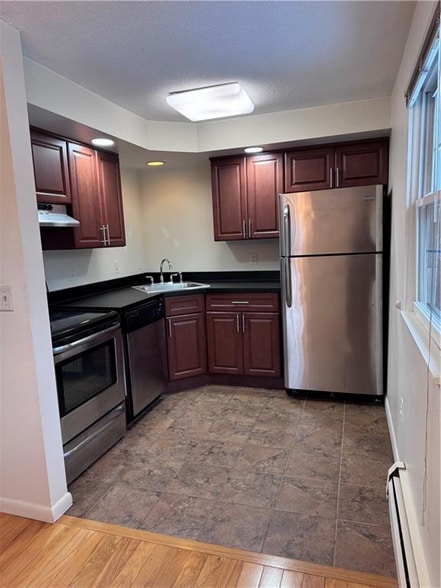 Building Photo - 809 East Ave