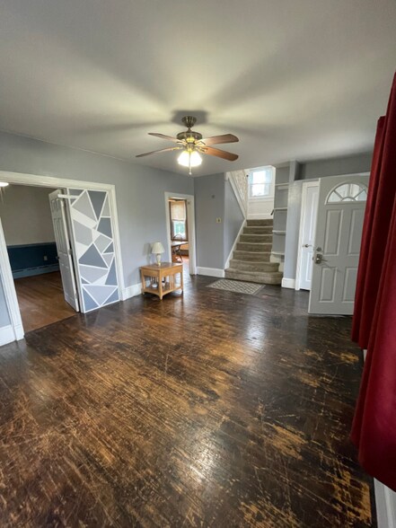 Building Photo - 723 Limekiln Pike