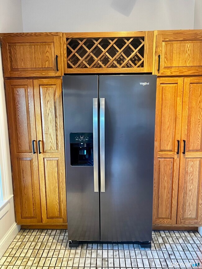 Building Photo - 34-36 Charter Oak Pl