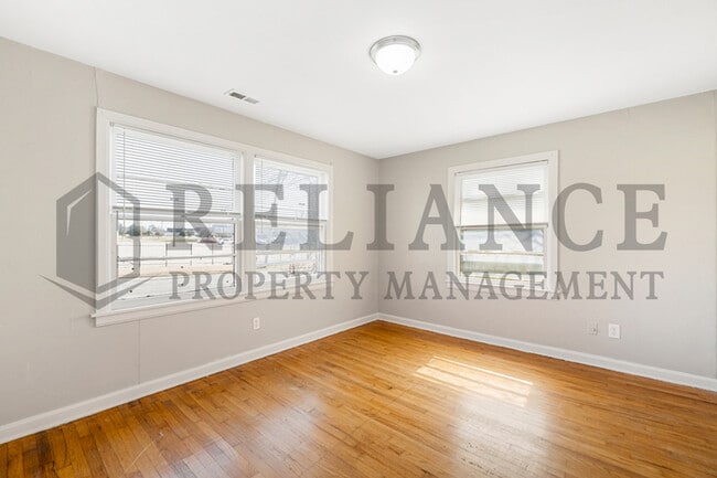 Building Photo - 2225 N Chautauqua St