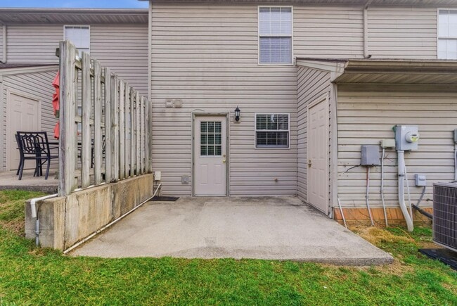 Building Photo - 2906 Blairdon Cir