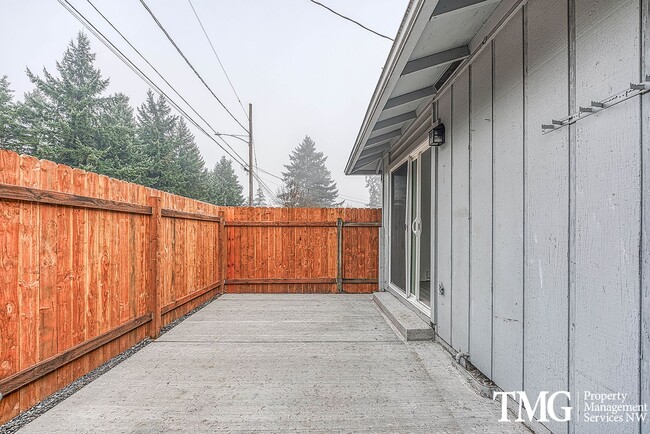 Building Photo - 3505 K St