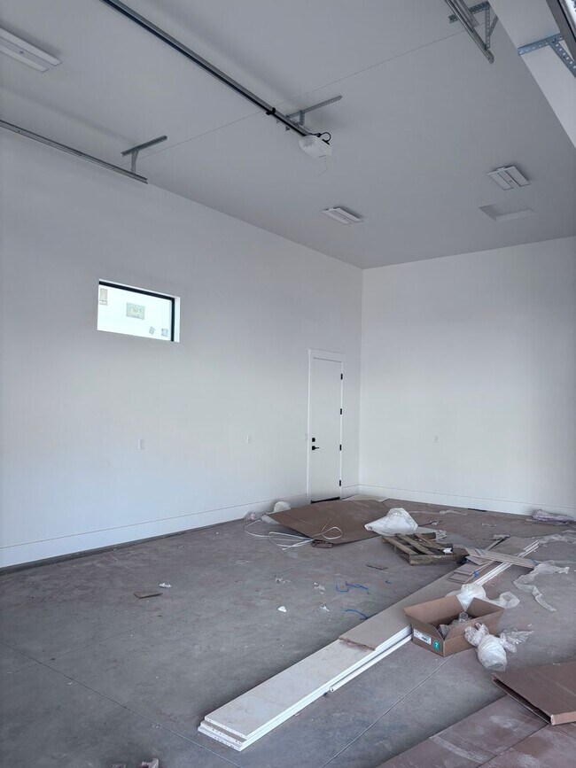 Building Photo - Brand New 6 Bed 4 Bath Rental Near Sand Hollow!