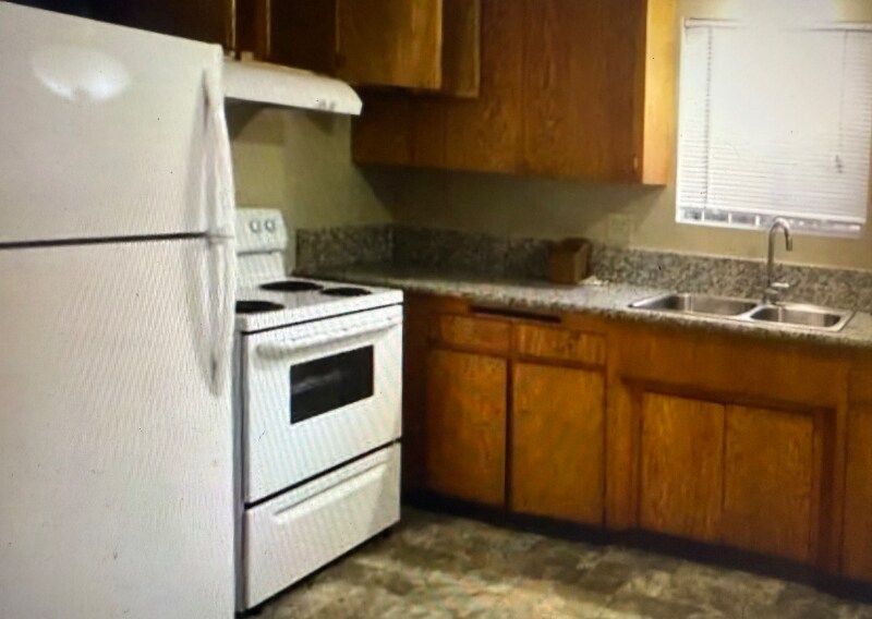 Building Photo - 1360 Orange Ave