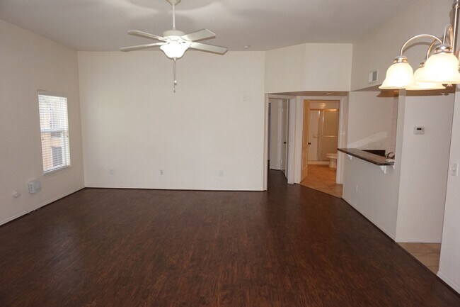 Building Photo - 400 Summit Ridge Pl