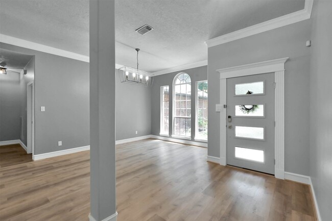 Building Photo - 84 Oak Grove Ln