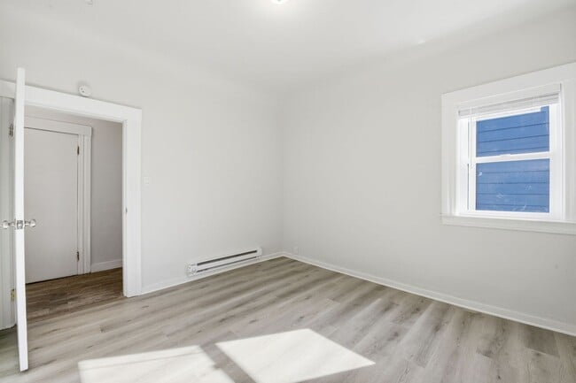 Building Photo - 1473 Clay St