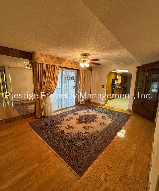 Building Photo - This 3/2 East Side Home Has It All AND more!