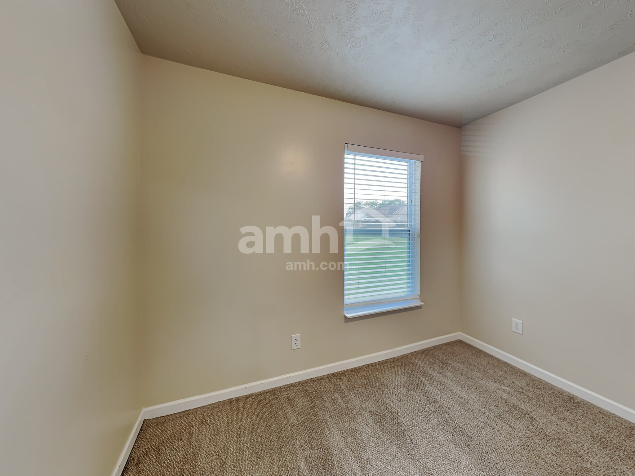 Building Photo - 2104 Erin Ln