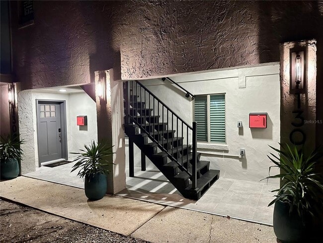 Building Photo - 1304 E Gore St