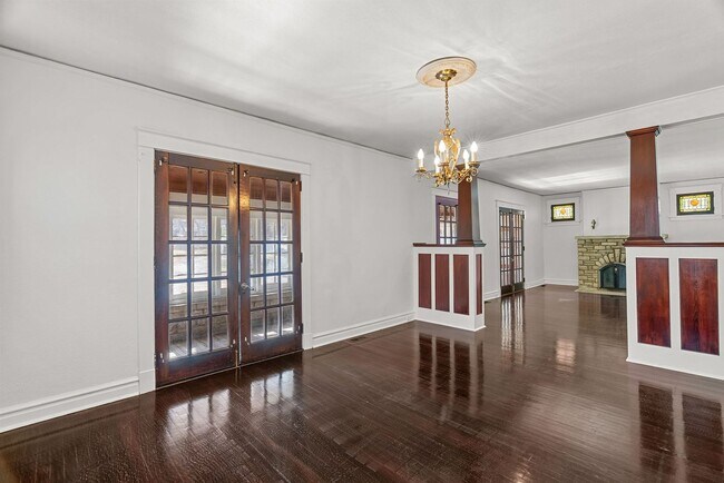 Building Photo - Charming 2+ Bedroom in Shrewsbury – Walkable Neighborhood & Pet-Friendly!