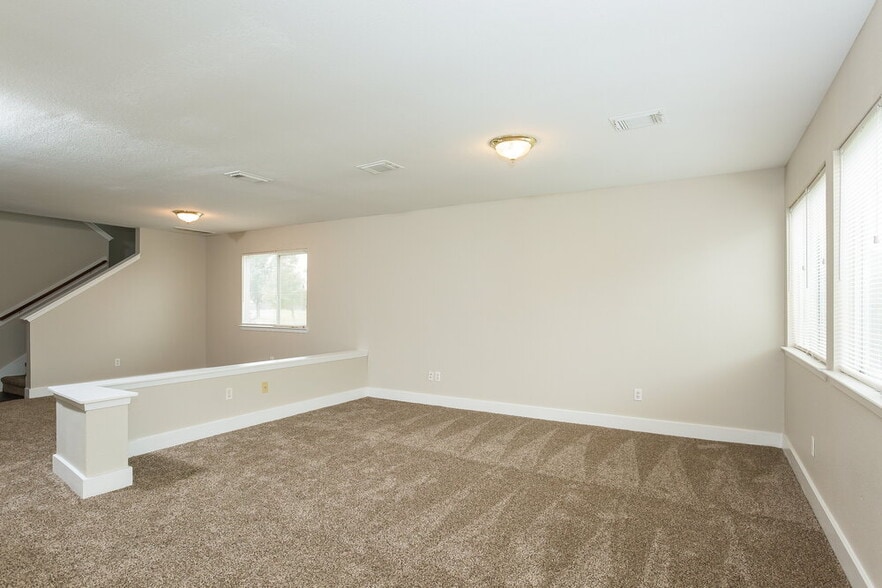 Building Photo - 20014 Rustic Lake Ln