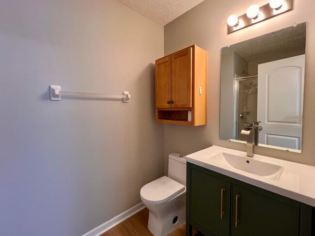 Building Photo - 133 Holly Hock Ln