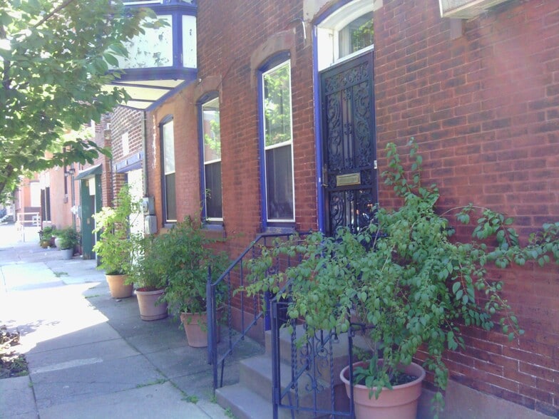 Entrance - 2404 Parrish St