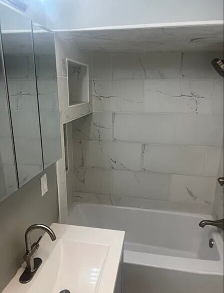 Building Photo - 78 Main St