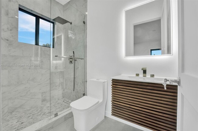Building Photo - 6401 SW 84th St
