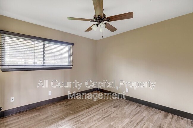 Building Photo - 112 W Mimosa Cir