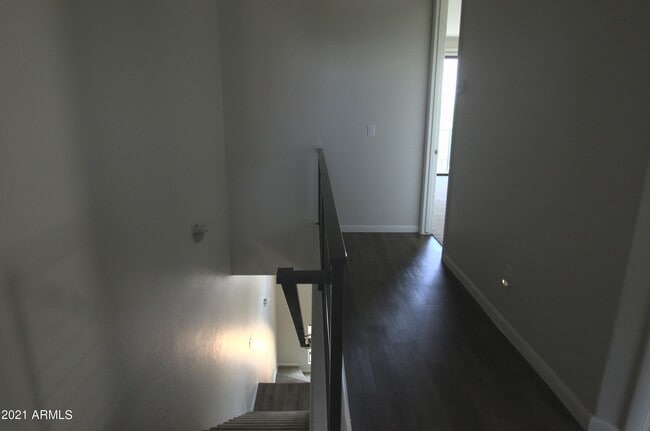 Building Photo - 2090 S Dorsey Ln