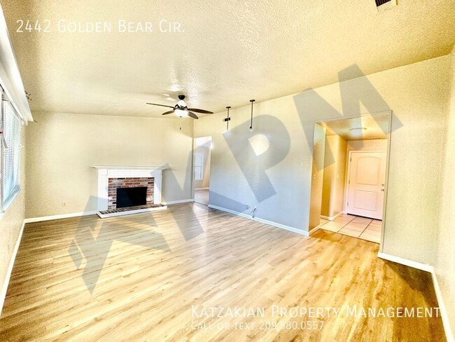 Building Photo - Single Story 3 Bedroom 2 Bath Golden Bear ...