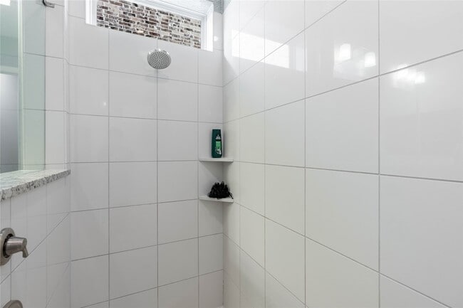 Building Photo - 1016 Peacock Blvd