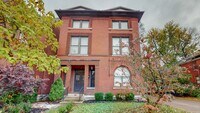 Building Photo - 5 Bed/ 2.5 Bath Phenomenal Old Louisville Home