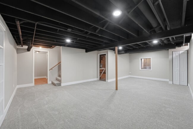 Building Photo - 4452 Burgundy Pl