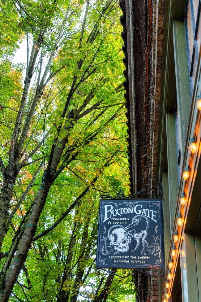 Building Photo - 2319 NW Raleigh St