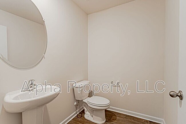 Building Photo - 1210 Murdock Cir