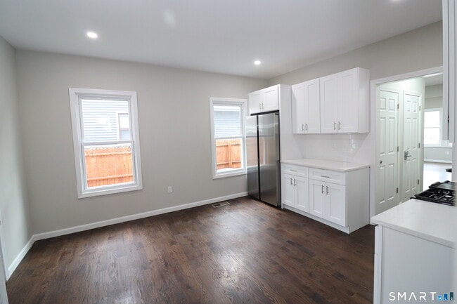 Building Photo - 354 Beechmont Ave