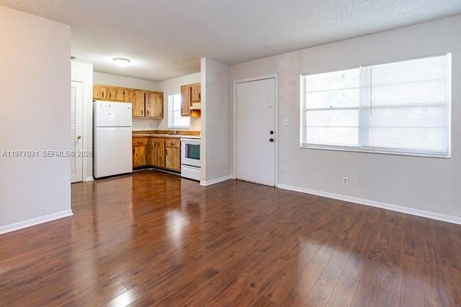 Building Photo - 5192 NE 6th Ave