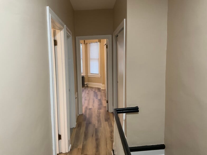 Building Photo - 348 N Simpson St