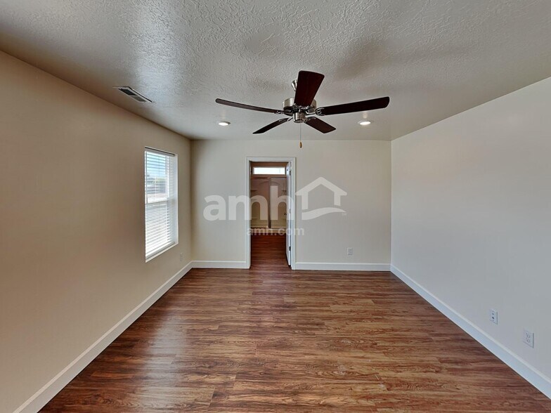 Building Photo - 1176 Wagon Way