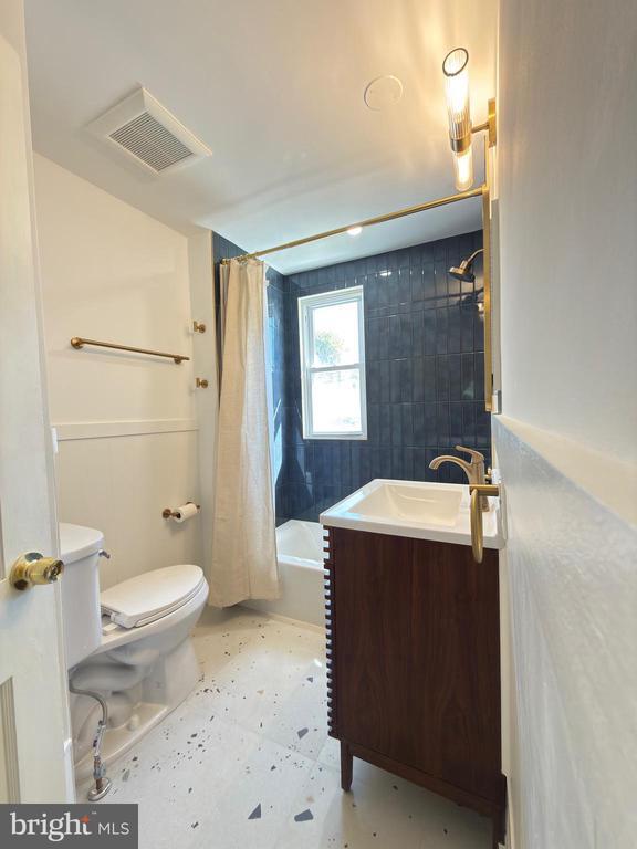 Building Photo - 268 S Bayberry Ln