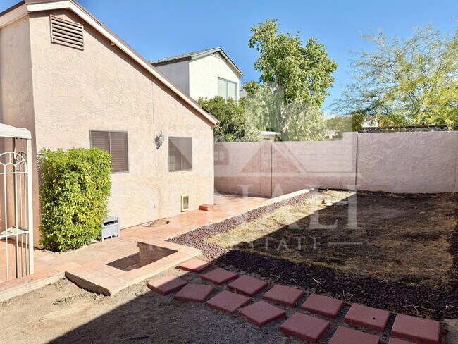 Building Photo - 3943 W Whispering Wind Dr