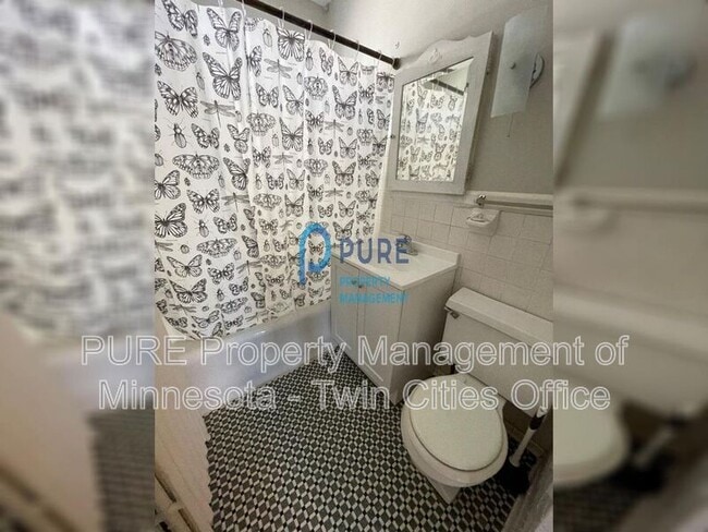 Building Photo - 4729 Chicago Ave