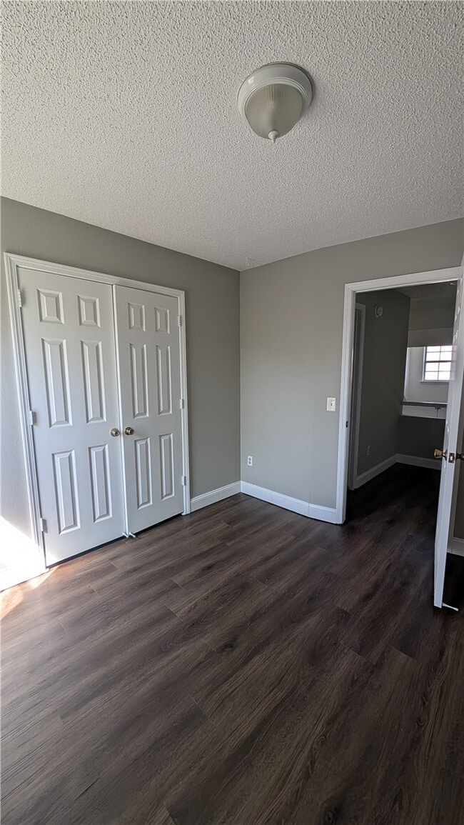 Building Photo - 2005 Blueberry Ln