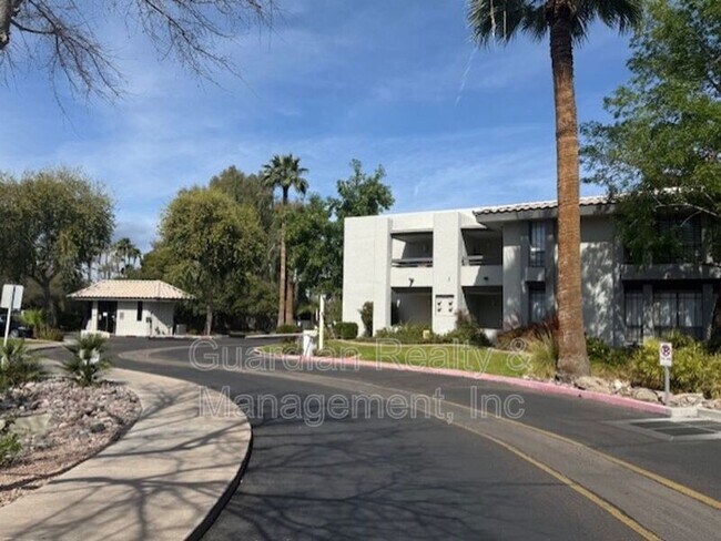 Building Photo - 5203 N 24th St