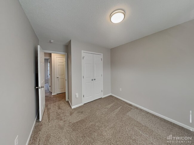 Building Photo - 2416 Smugglers Ct
