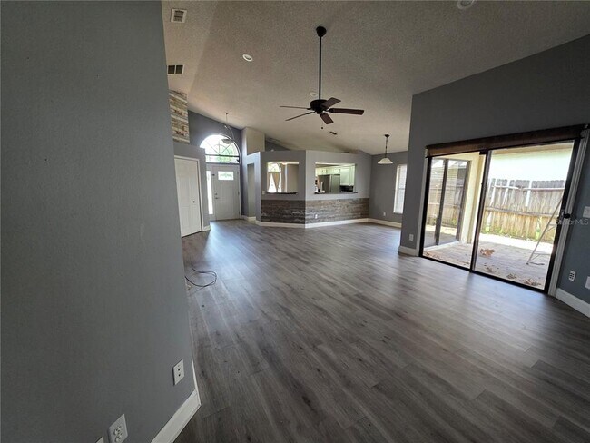 Building Photo - 2371 Piedmont Lakes Blvd