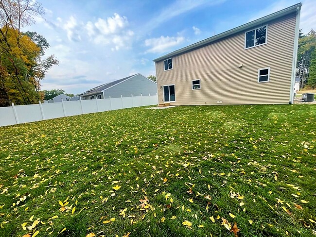 Building Photo - Beautiful Allen Edwin home in Silver Grass...