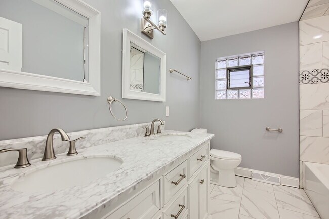 Building Photo - 14900 Evers St