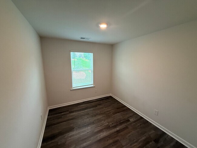 Building Photo - 5167 Hyrule Dr