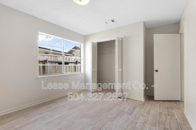 Building Photo - 4025 Glenmere Dr