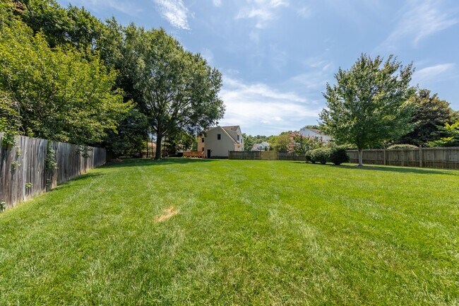 Building Photo - 2204 Palisade Ct