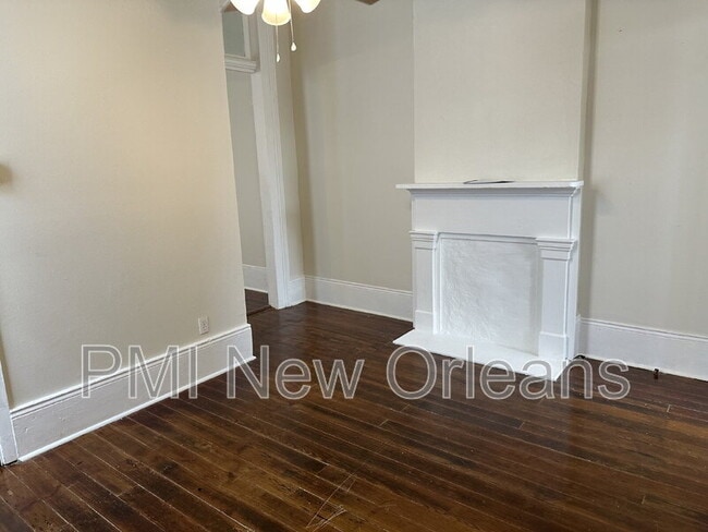 Building Photo - 2427 Rousseau St