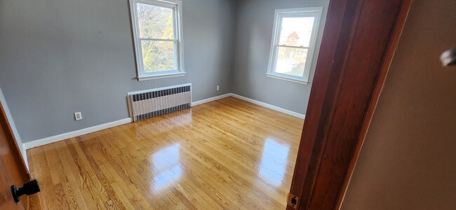 Primary bedroom - 4 Livingston St