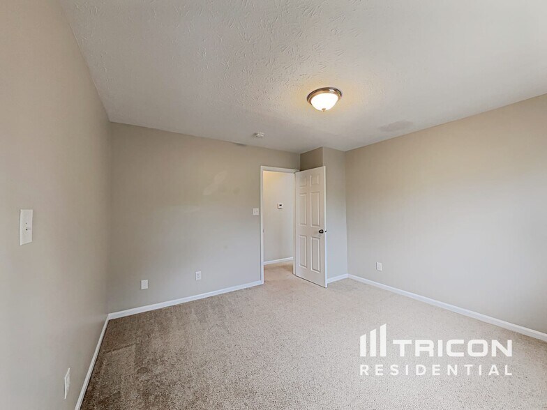 Building Photo - 11905 Breta Ct